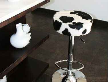 Tabouret en peau de vache