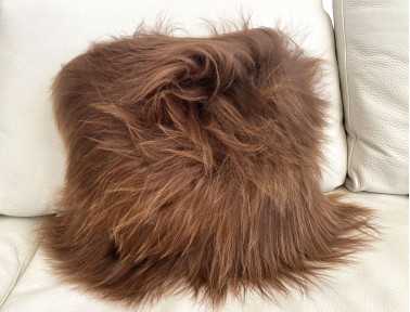 Coussin en mouton Islandais marron méché naturel SIMPLE FACE