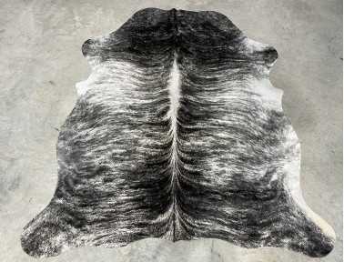 Tapis peau de vache grise foncée bringée naturelle