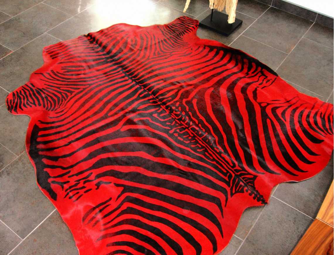 Peau de vache zèbre rouge