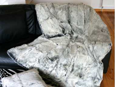 Dessus de lit gris chiné en fourrure de lapin