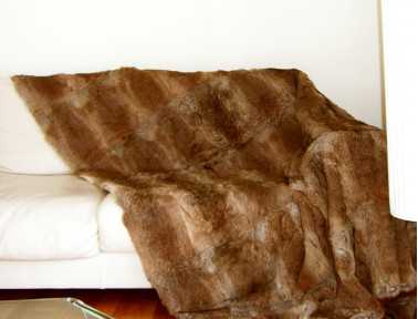 Dessus de lit brun en fourrure de lapin