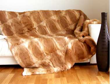 Dessus de lit roux en fourrure de lapin