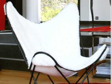 Fauteuil Bonet \"BKF\" en peau de vache