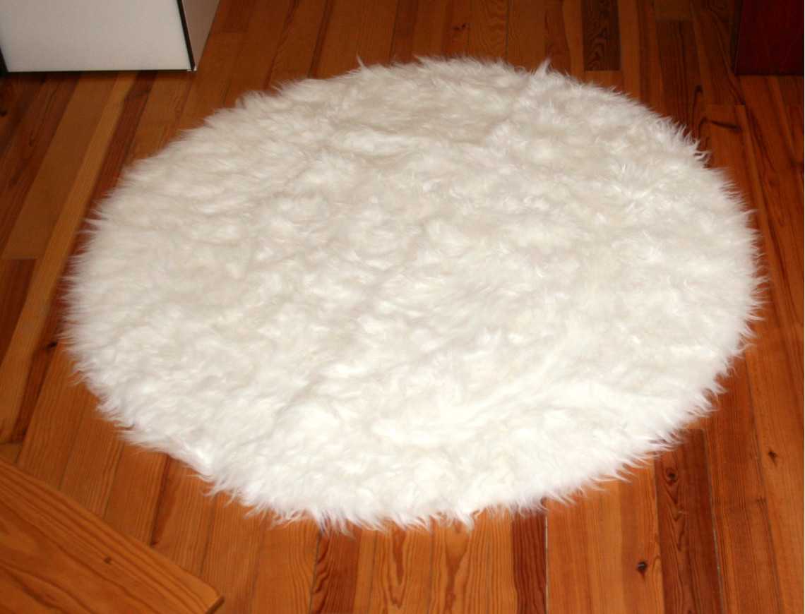 Fausse Fourrure Tapis en Peau De Mouton Grand Blanc Doux Et Soyeux Cheveux 5-6cm Lavable Si/ège De Carpettes Antid/érapants pour Fauteuil Lit Canap/é Plancher,120/×180cm