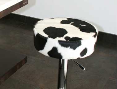 Tabouret en peau de vache