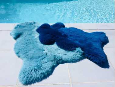 Peau de mouton bleu turquoise